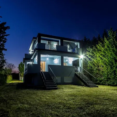 Case de vacanță Paloma Mansion- With Private Pool Embraced By Nature By Mana Gers