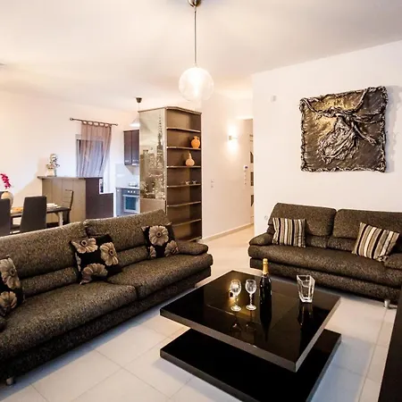 Case de vacanță Paloma Mansion- With Private Pool Embraced By Nature By Mana Gers