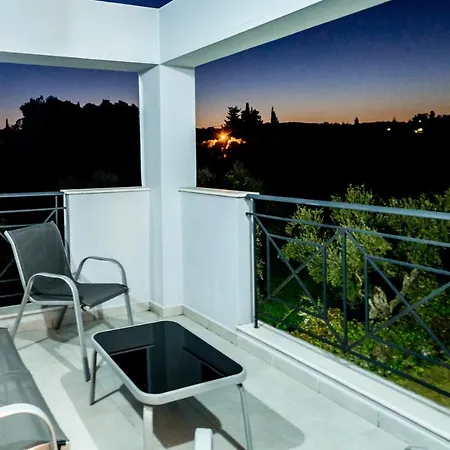 Paloma Mansion- With Private Pool Embraced By Nature By Mana Gers * Koukounariá