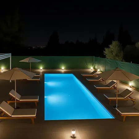 Nyaraló Paloma Mansion- With Private Pool Embraced By Nature By Mana Gers