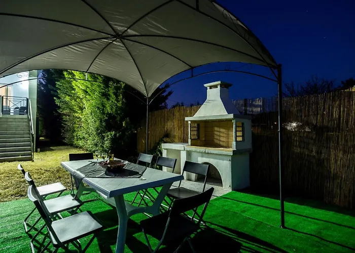 Paloma Mansion- With Private Pool Embraced By Nature By Mana Gers Koukounariá
