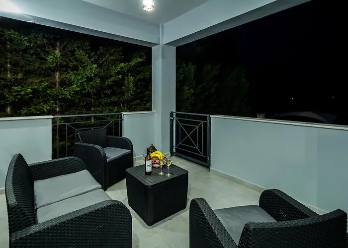 Paloma Mansion- With Private Pool Embraced By Nature By Mana Gers 度假居